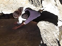 Tugas sugauti į akmenis