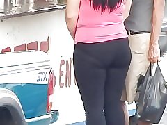 Culoncita juoda Lycra ir turtingas cameltoe